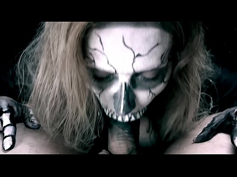 ❤️ Demon djevojka siše kurac svojim crnim ustima i guta spermu. Porno fb na hr.pornoreino-com.ru ﹏
