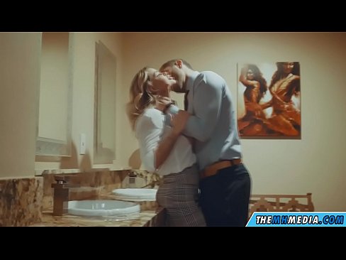 ❤️ Kad te prsata plavuša zavede u javnom zahodu Porno fb na hr.pornoreino-com.ru ﹏